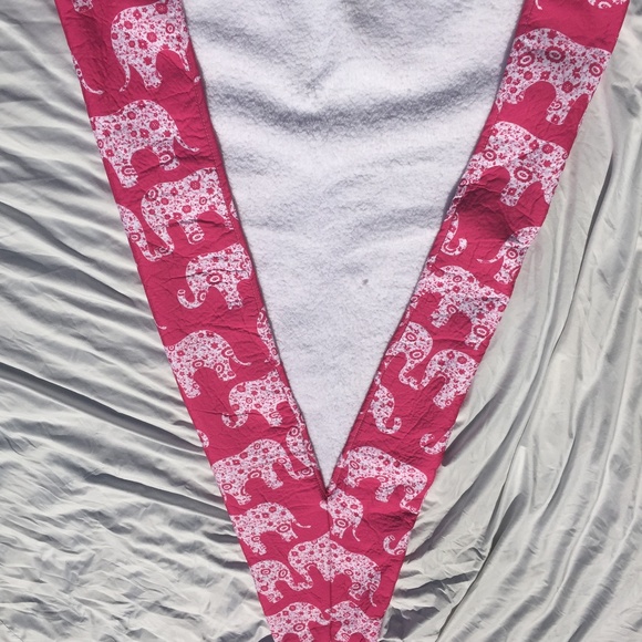 LUSH FUCHSIA PINK ELEPHANT MERMAID BLANKET QUILTED - Picture 4 of 8